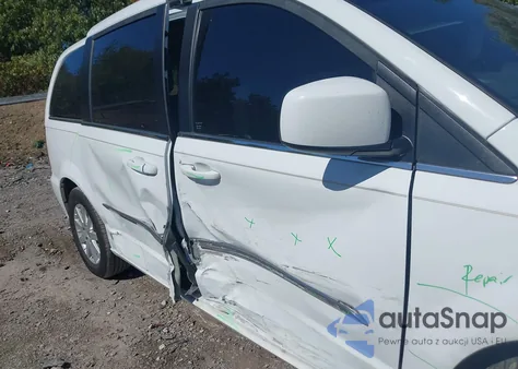 2014 Chrysler Town & Country Touring z USA, uszkodzony, nr VIN 2C4RC1BG7ER398917